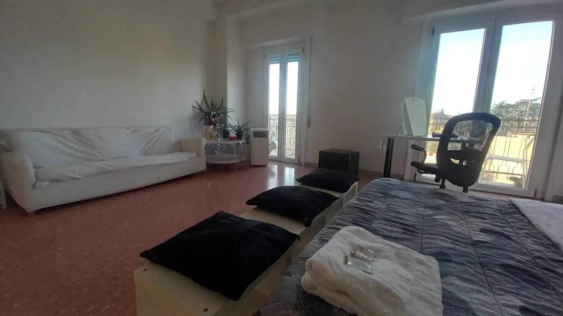 King Size Room With An Amazing View Privacy Comfort Rome Homestay